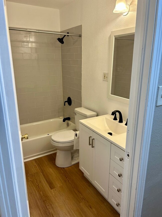 Photo - 3504 Mission St