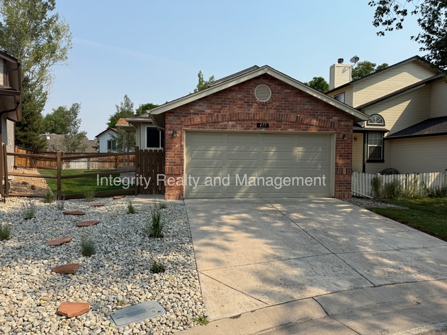 Building Photo - 475 E Chiswick Cir