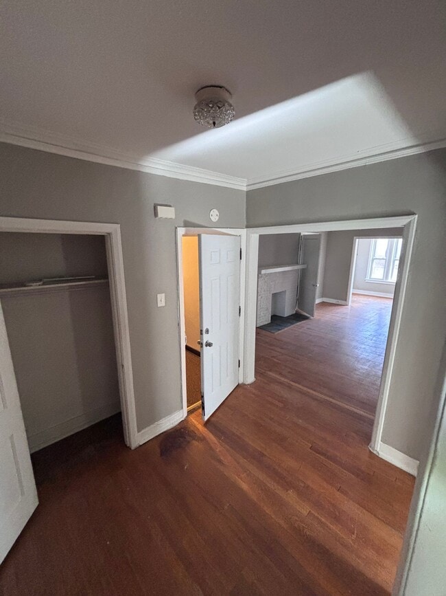 Building Photo - 5535 Kamin St