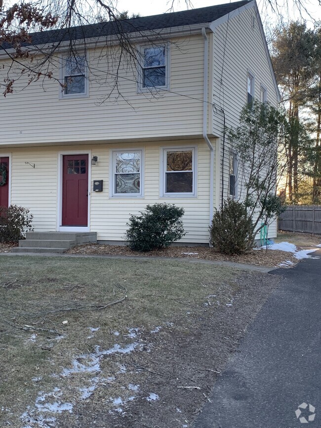 Building Photo - 64 Green St Unit 64a green st Medfield MA Rental