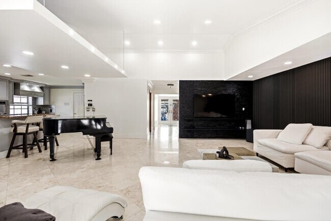 Photo - 5223 Deerhurst Crescent Cir