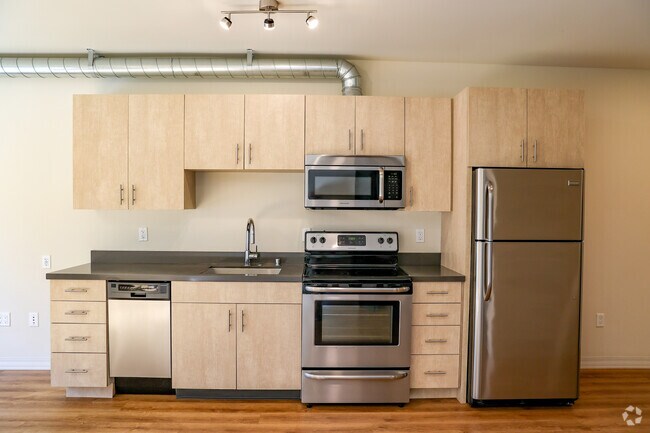 Studio - 440SF