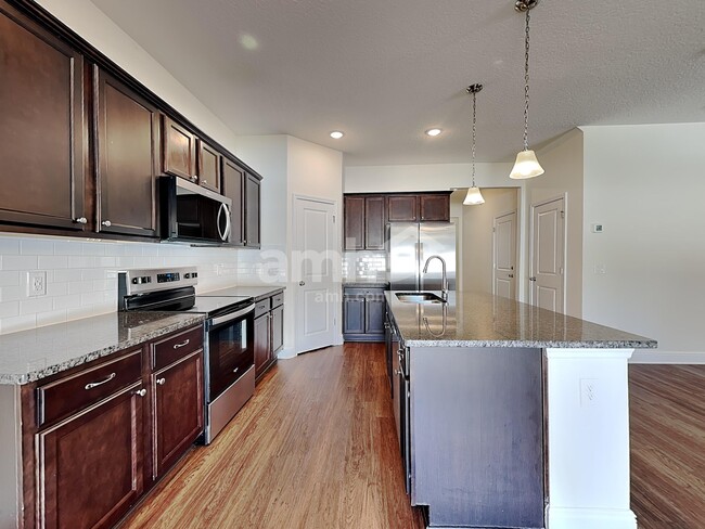 Photo - 719 Zarabrooke Ct