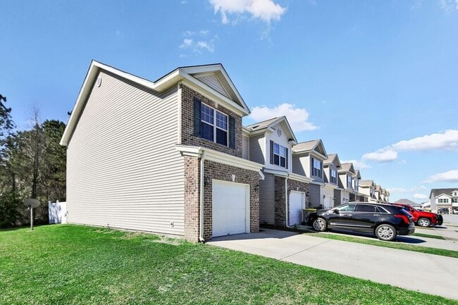 Photo - 850 Canyon Oak Loop