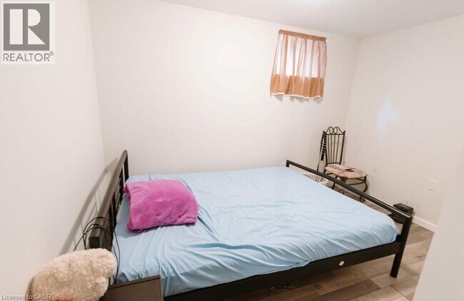 Photo - 325 E 18th St