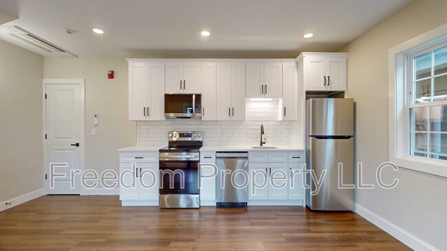 Photo - 130 Center St Unit 2