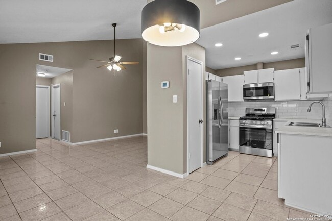 Photo - 5281 Meadow Rise St