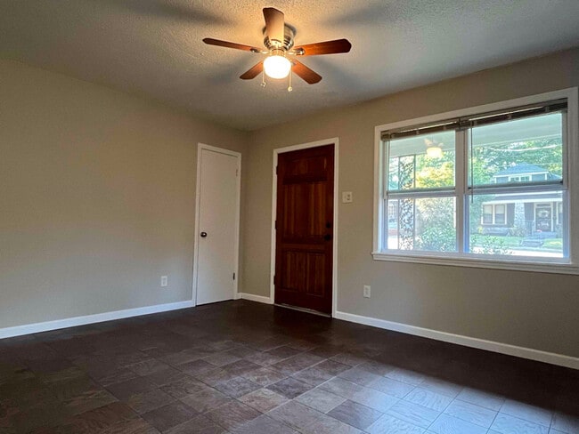 Photo - 356 Williford St