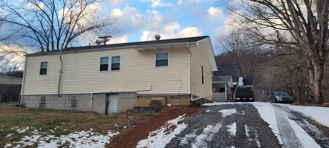 Photo - 3 Bedroom / 1 Bath Ranch Home Rogersville TN