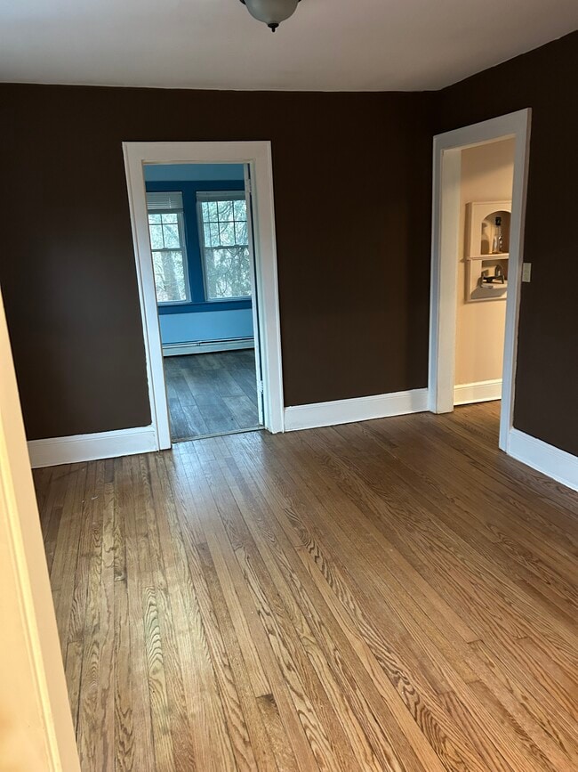 Building Photo - 2119 Maple Ave