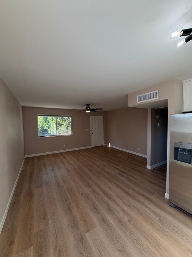416 W 10th St Unit #1