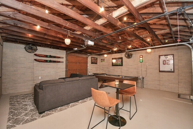 Photo - 9811 Rocktree Dr