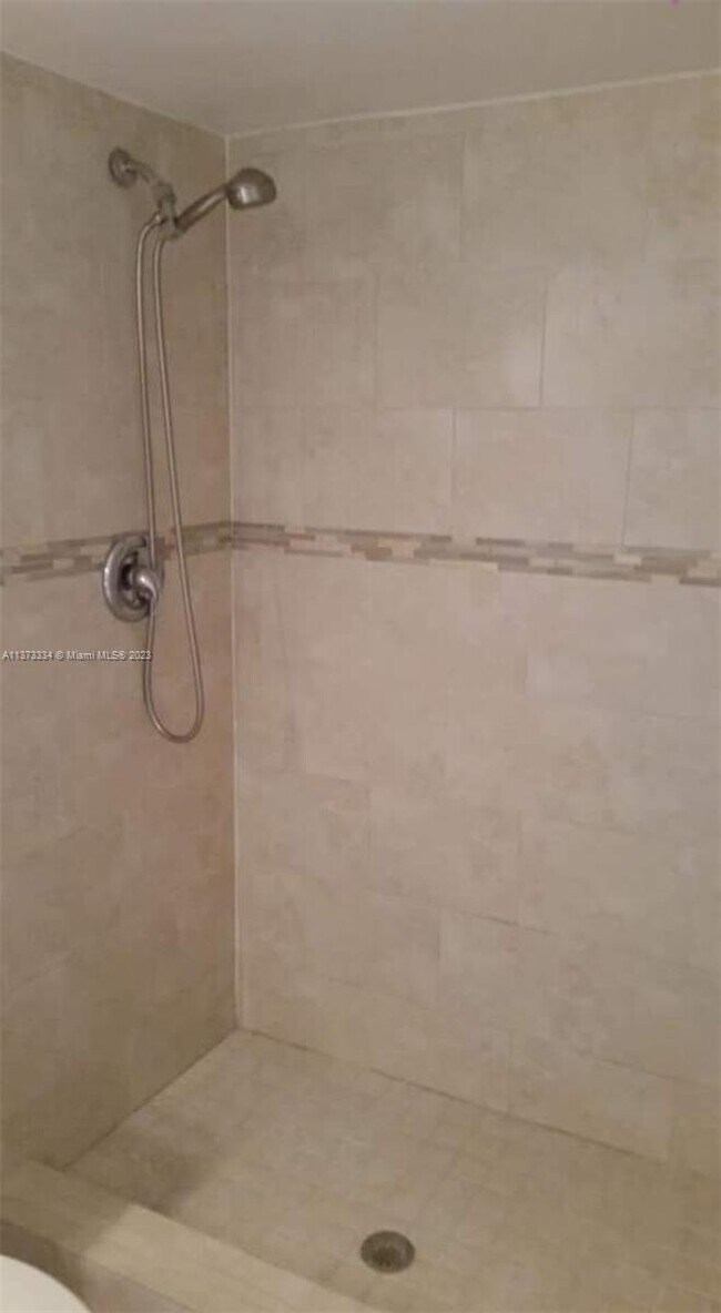 Building Photo - 2471 SW 82nd Ave Unit 308 Rental