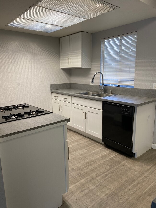 Building Photo - Jurupa Hacienda Apartments