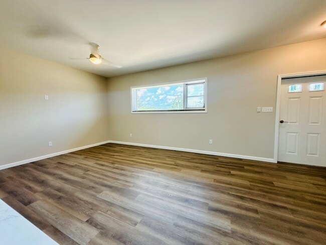 Photo - 100 W Superior St Unit 2