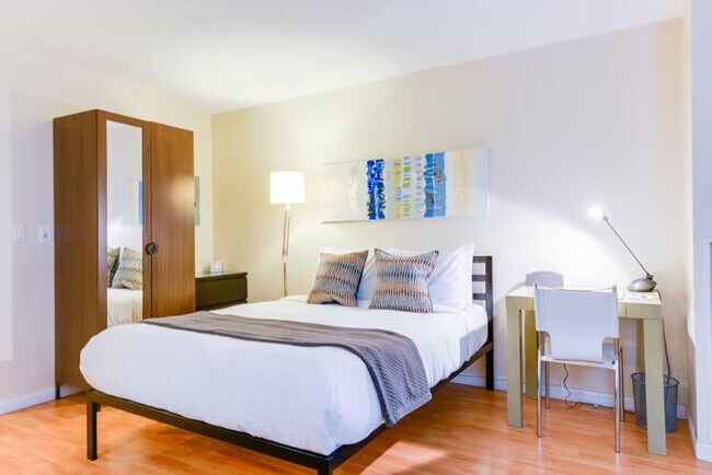 Photo - 218 Adelaide St W Unit SI ID1034883P