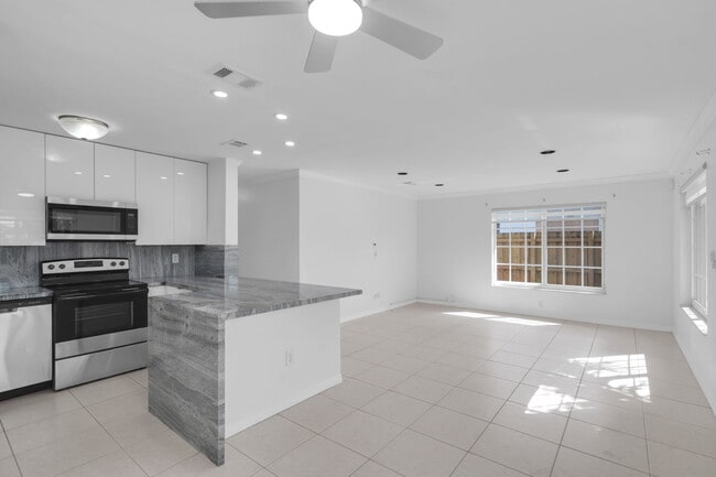 Photo - 6863 SW 21st St