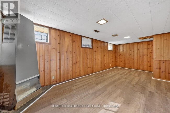 Photo - 146 Oriole St