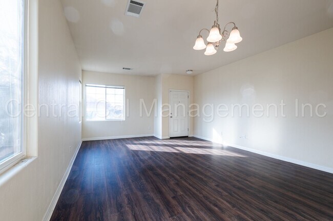 Photo - 4 Bedroom/2 Bath Home with solar in Desire...