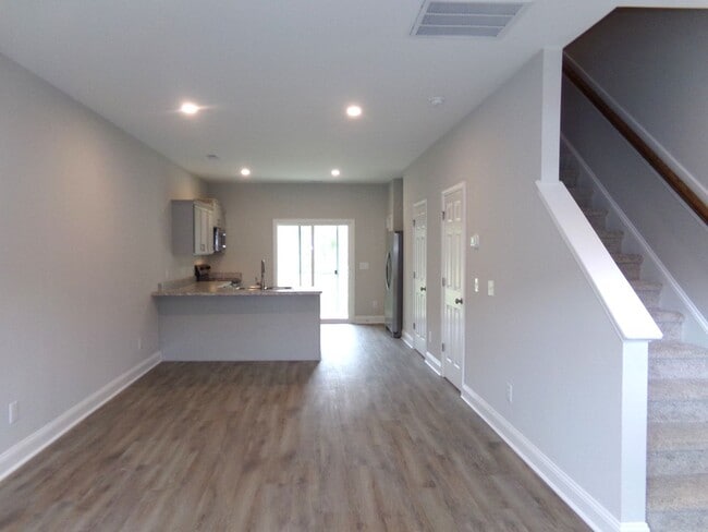 Photo - 199 Loren Rd