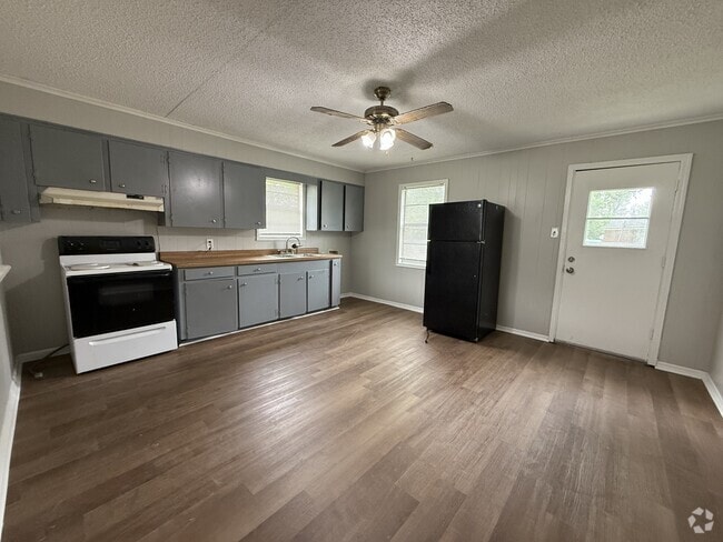 Building Photo - 119 Jelk St Rental