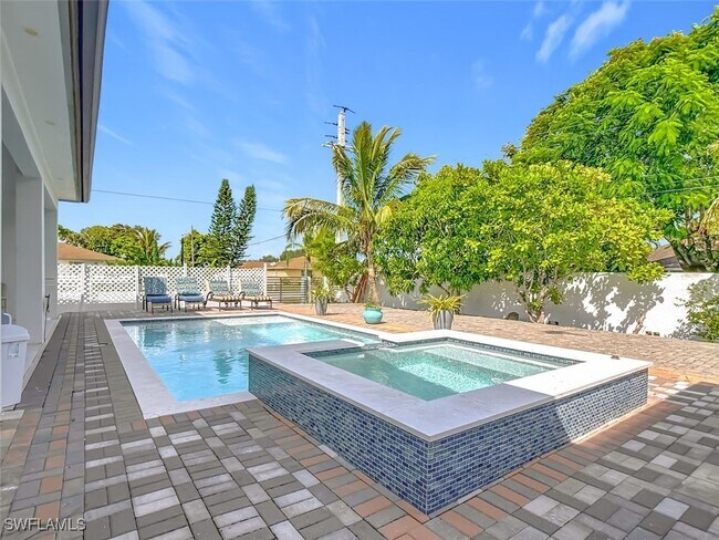 Photo - 1806 41st St SW