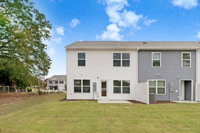 Photo - 156 Seymour Vlg Dr