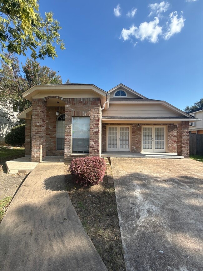 Building Photo - 15827 Beechnut St Rental