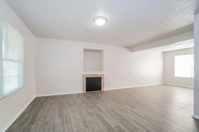 Photo - 1852 Meadowlawn Dr