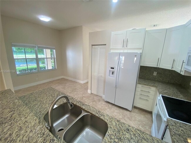 Photo - 837 Tanglewood Cir