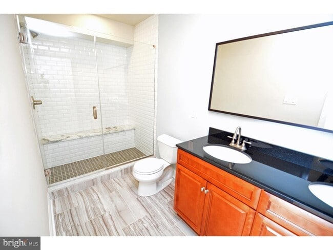 Photo - 327 E Allen St Unit 3