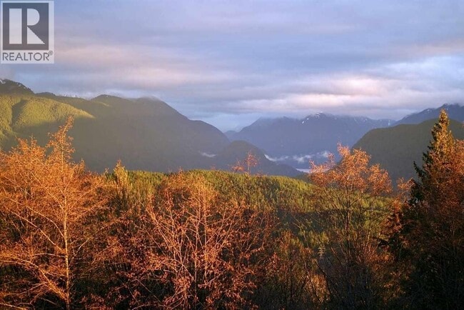 Photo - 9232 University Crescent Unité 304