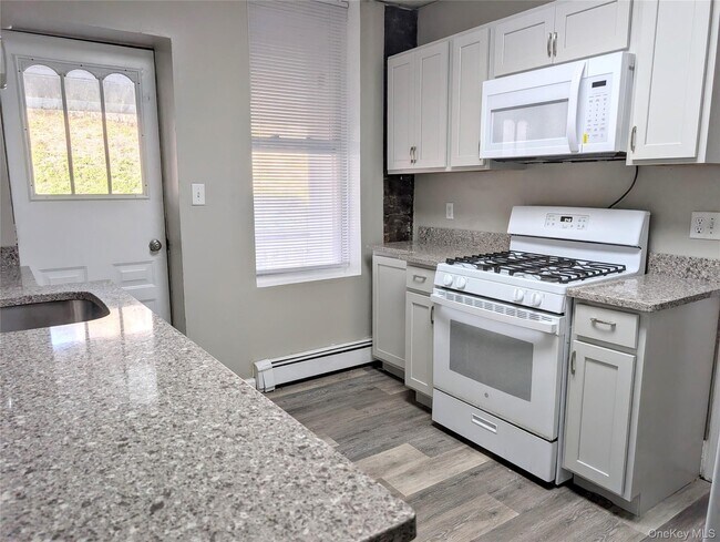 Photo - 12 Railroad Ave Unit Floor 2