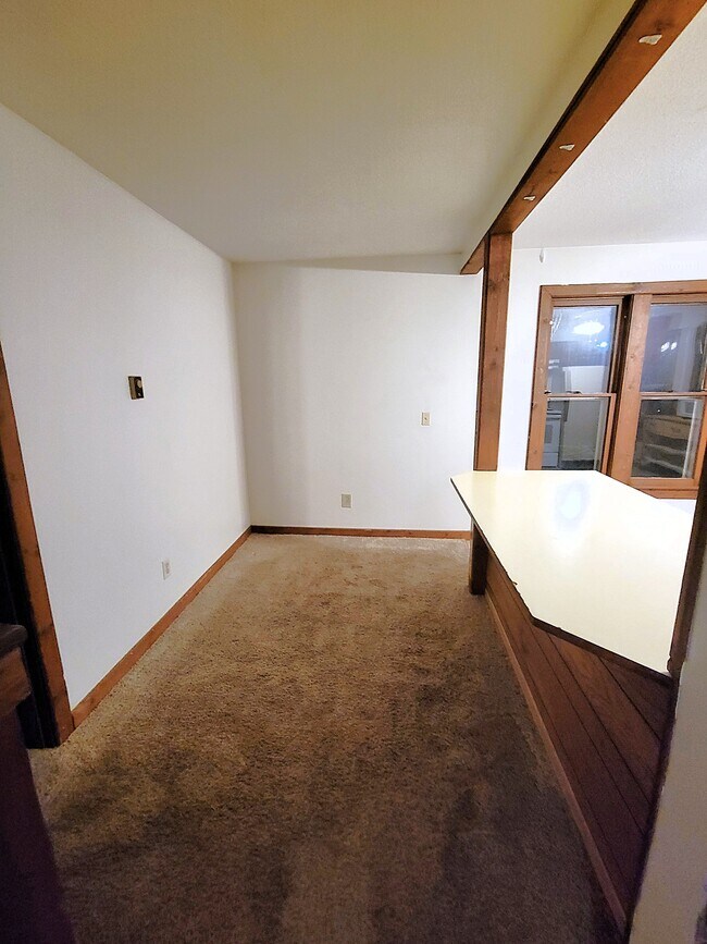 Photo - 403 1/2 N Fremont St Apartments Unit 0.5