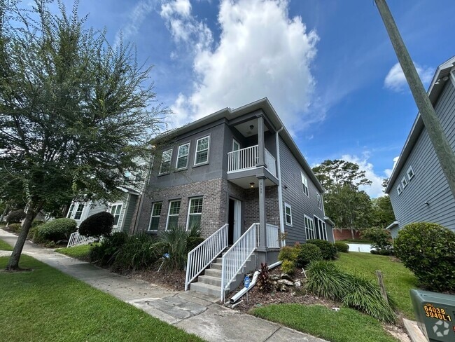 Building Photo - Beautiful Home In Garison Way
