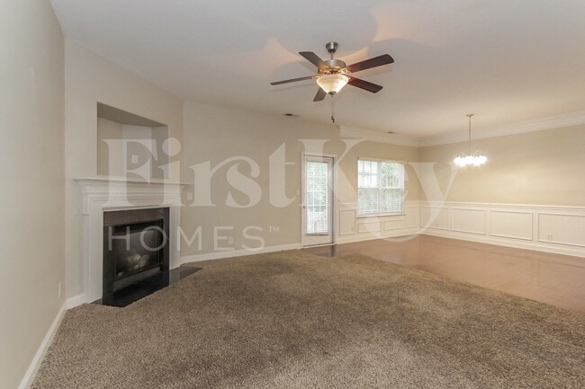 Photo - 7225 Caley St