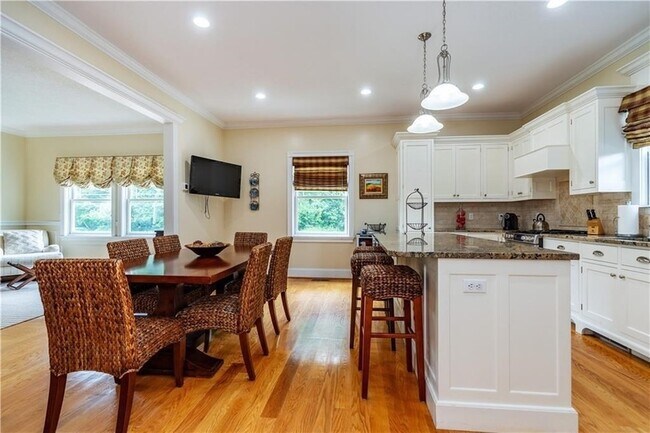 Photo - 7 Gibson Ave