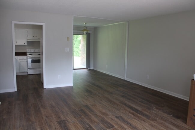 Photo - 102 Terrace Ct