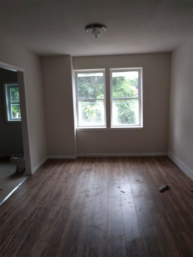 Building Photo - 724 E Price St Rental