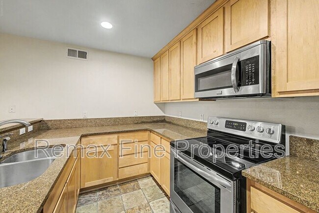 Photo - 4704 E Paradise Village Pkwy N Unidad #111