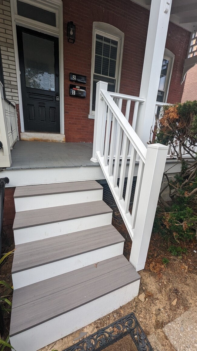 Photo - 321 W Biddle St Unidad 2