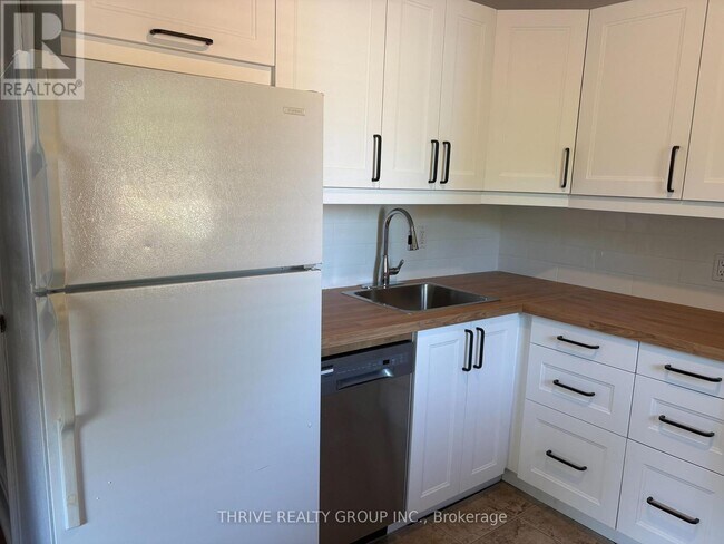 Photo - 526 WATERLOO St