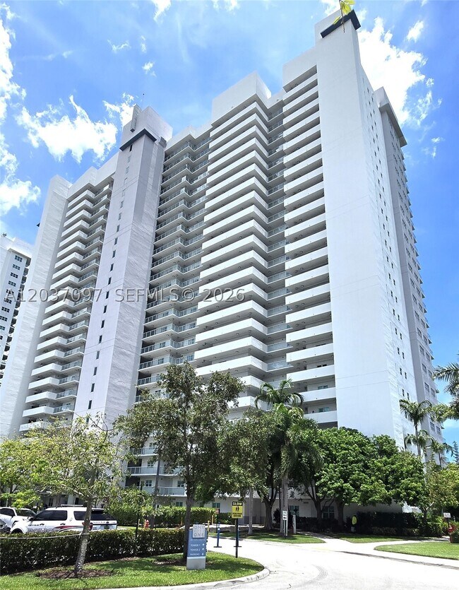 Photo - 14951 Royal Oaks Ln Unit 1001