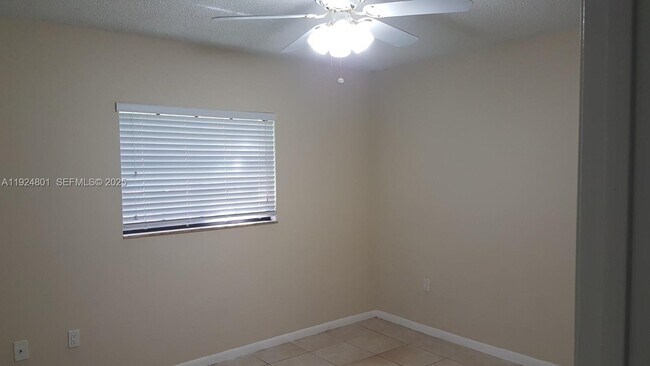 Photo - 15969 NW 64th Ave Unidad 105