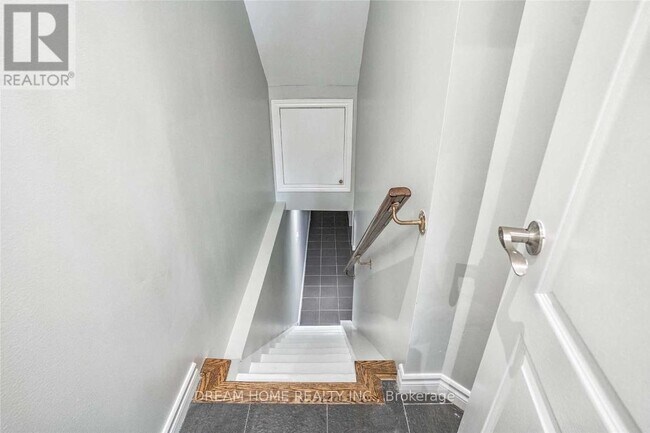 Photo - 401 Crawford St