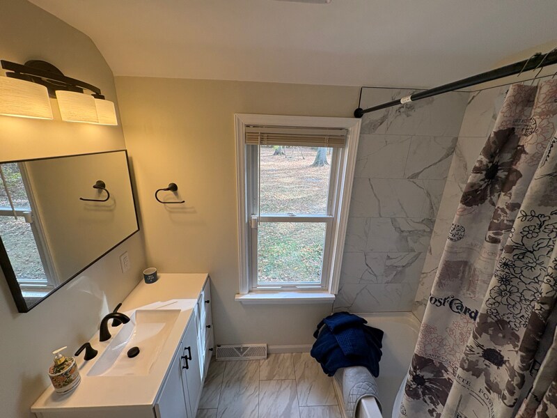 Photo - 1170 Dover Center Rd