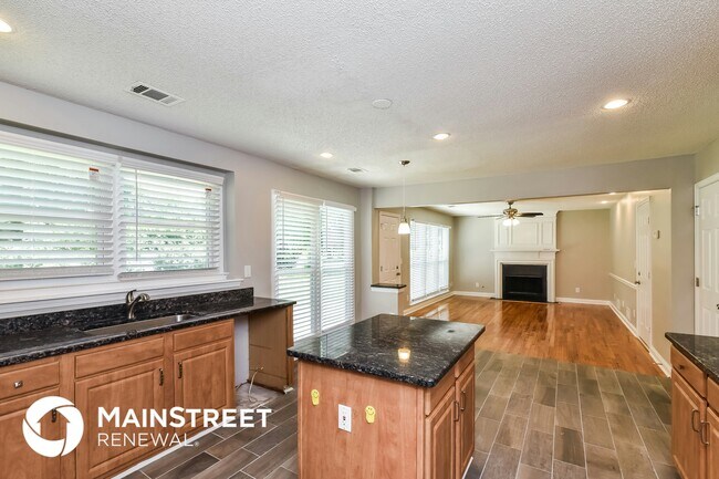 Photo - 353 Cimarron Way