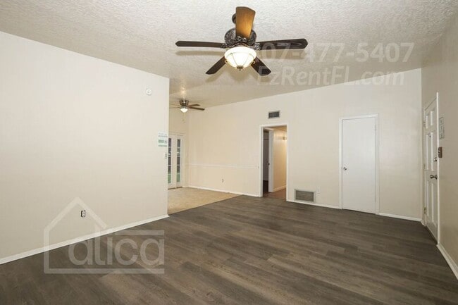 Photo - 6024 Oakcrest Cir