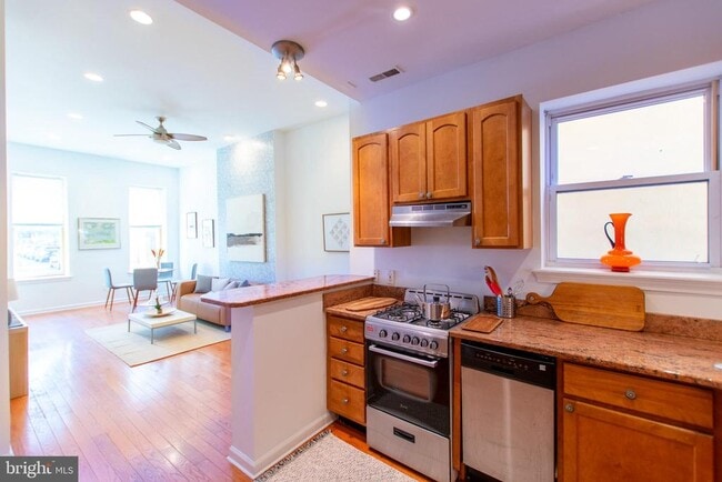 Photo - 1921 Poplar St Unit 1