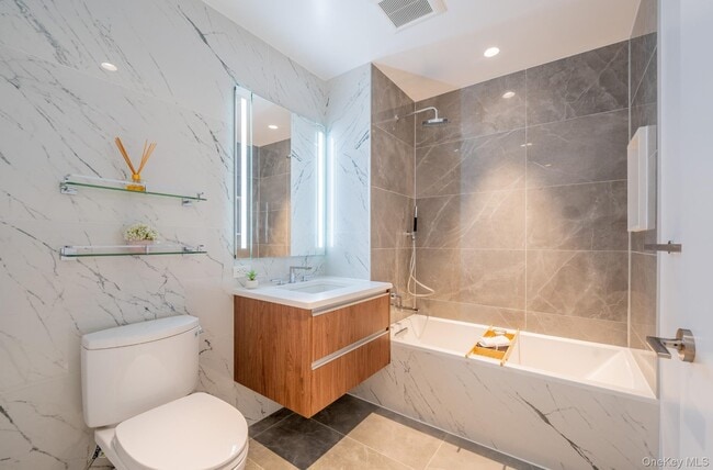 Photo - 136-18 Maple Ave Unit 19G